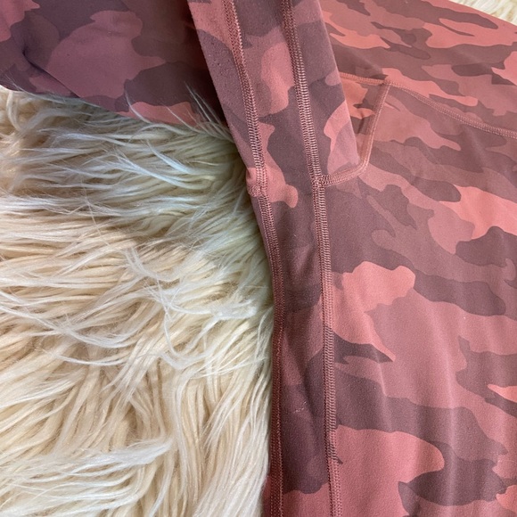 lululemon align pink camo leggings size 14 - 21 in inseam - Picture 5 of 7